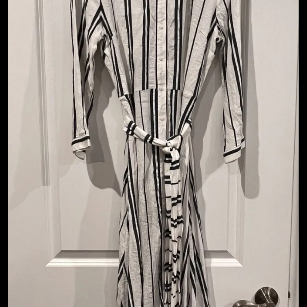 COPY - Zara Midi buttoned dress with belt